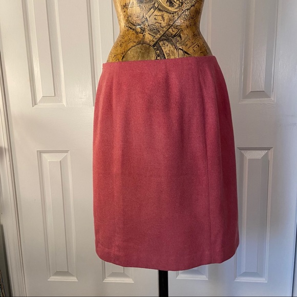 LOFT Dresses & Skirts - Ann Taylor Loft Pink 75% Virgin Wool skirt